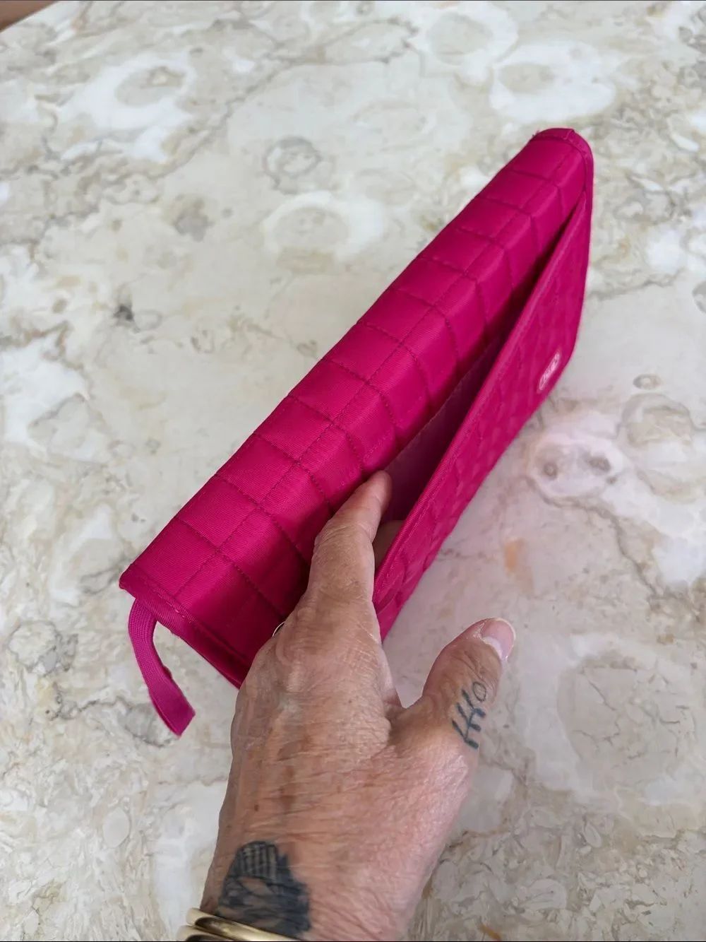 Lug Tango Travel Organizer Quilted Nylon Wallet Pink - Picture 4 of 9